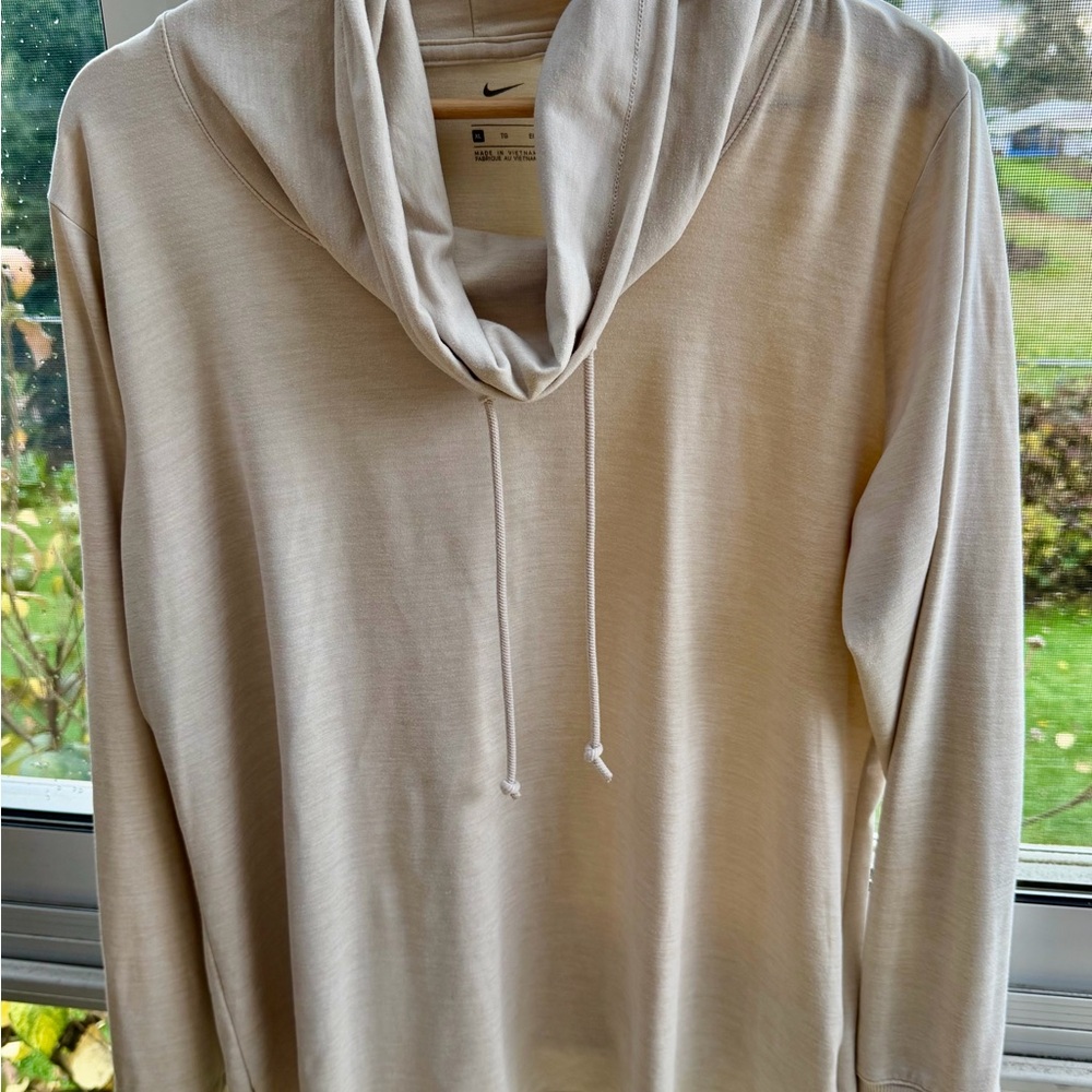 Nike Dri-Fit Cowl Neck Sweatshirt WomensXL Cream color UNIQUE STYLE LIKE NEW $11
